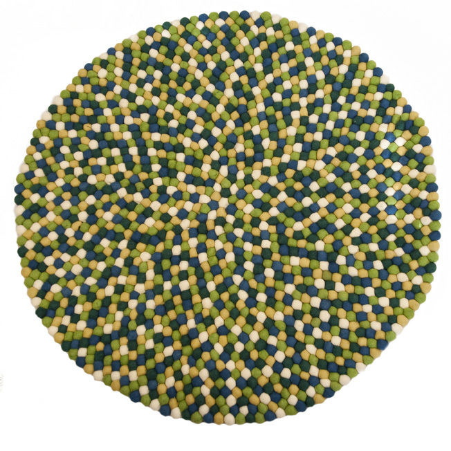 Teppich aus Wollfilzkugeln, "Frühlingswiese"